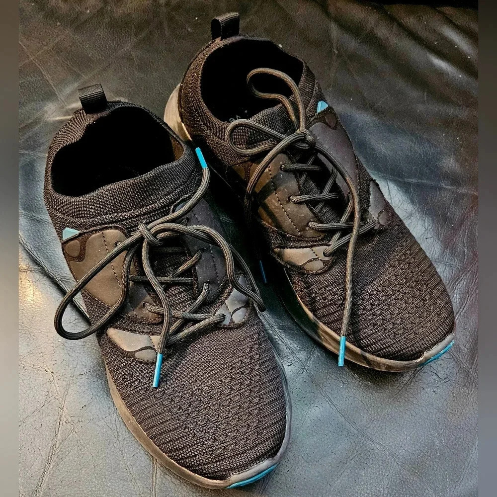 Vessi Everyday Move Waterproof Black Lace-up Slip-On Sneaker W6 US